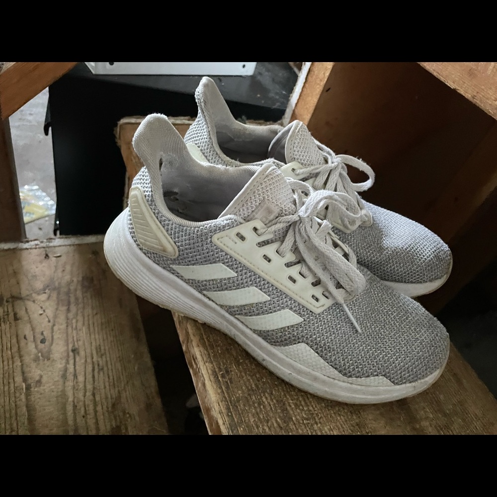 5 old used shoes